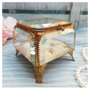 Boîtes à bijoux modernes en verre biseauté en laiton |   Organisateur de bibelots décoratif élégant fait main sur mesure pour la décoration de la maison - Product Image 5