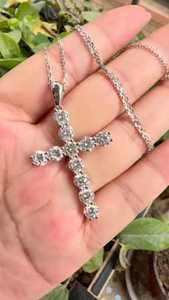 Pendentif croix en diamant de culture : Collier religieux en or blanc 14 carats - Product Image 5