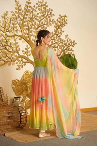 Conjunto de Anarkali de georgette sintético con encaje elegante y estampado digital de diseñador, con parte inferior y dupatta, completamente cosido y listo para usar. - Product Image 4