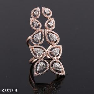 แหวนเพชรเม็ดเดี่ยวทรงแฟนซีสีขาวเคลือบทองคำแท้ 18K ยี่ห้อ Elegant D VINS ประดับเพชรเพาะเลี้ยงในห้องปฏิบัติการ รับรองโดย IGI คุณภาพการเจียระไนระดับ Excellent เหมาะสำหรับเป็นแหวนหมั้น - Product Image 5