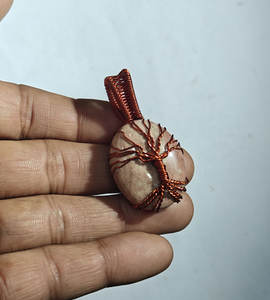 Vente en gros de bijoux en pierres précieuses naturelles, pendentifs en labradorite en forme d'arbre de vie, faits à la main et enveloppés de fil de cuivre - Product Image 3