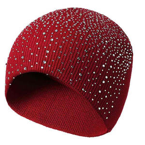 Chapeau beanie personnalisé avec accent en strass glamour, logo imprimé, chapeau d'hiver chaud orné de cristaux de qualité supérieure - Product Image 1