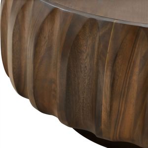Elegante Tavolino da Caffè Rotondo in Legno Massello Intagliato con Design Scultoreo - Product Image 4