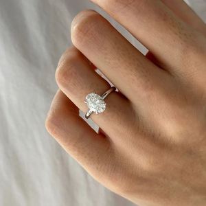 Anillo de Compromiso Solitario con Diamante Cultivado en Laboratorio de Corte Ovalado de 2 Quilates, Chapado en Oro Rosa, Joyería de Lujo para Novia, Regalo para Ella - Product Image 4