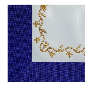 Tabliers de Regalia Maçonniques en Cuir à Prix de Gros – Qualité Supérieure, Logo Brodé Personnalisé, Perles 3D en Strass, Aimant, Résistant à l'Eau - Product Image 4