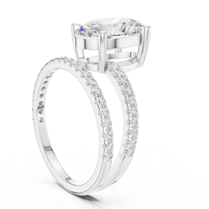 Anillo de Compromiso de Oro Amarillo de 14K para Mujer con Diamante de Corte Ovalado y Engaste Pavé, Estilo Clásico - Product Image 4
