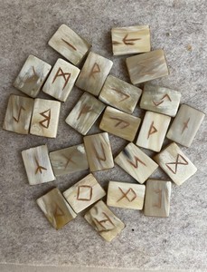 Juego de Runas de Cuerno, Piedras de Adivinación Nórdicas Hechas a Mano, Juego de Regalo Espiritual para la Adivinación de la Fortuna - Product Image 5