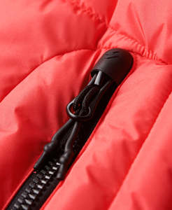 Chaqueta de invierno acolchada premium para mujer, ropa informal personalizada para exteriores, a prueba de viento, con cierre de cremallera y bolsillos laterales, abrigo para mujer - Product Image 5