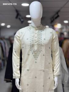 Colección de conjuntos de kurta-pyjama de seda con bordados y detalles en el cuello con hilo metalizado, ideales para festivales, a precio de mayorista. - Product Image 4