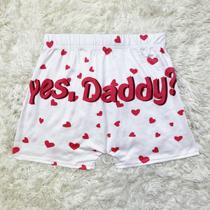 Shorts en tricot blanc imprimé Yes Daddy avec cœurs rouges, taille mi-haute, coupe régulière, style club sexy - Product Image 1