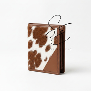 Portefeuille classique pour homme en cuir véritable marron, en cuir de vachette à poils, porte-cartes fin, logo personnalisé, portefeuille minimaliste de style cowboy - Product Image 1