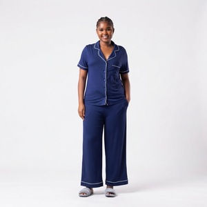 Conjunto de pijama de manga corta azul marino para mujer, top con cuello con muescas y pantalones largos - Product Image 1