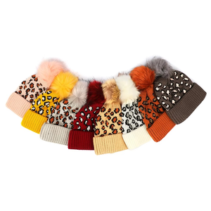 Gorro de Punto con Estampado de Leopardo para Mujer, Gorro de Invierno con Pompones, Gorro Holgado Colorido con Diseño Jacquard - Product Image 2