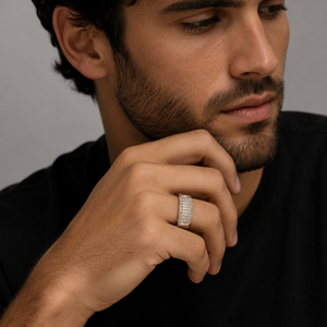Anillo de Plata de Ley 925 con Micro Pavé de Circonita Cúbica para Hombre, Regalo para Fiesta o Boda, Acabado Pulido - Product Image 1