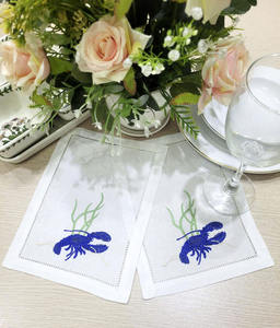 Servilletas de Bebidas Bordadas Personalizadas al por Mayor con Diseño de Langosta Azul, Servilletas de Algodón Blanco con Dobladillo, Servilletas de Cóctel para el Hogar, Eventos y Bares - Product Image 5