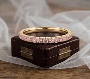 Anillo de Eternidad de Lujo de Junio con Tres Piedras de Cuarzo Rosa y Amatista, con Diamantes Pavé de Alta Calidad y Engaste Compartido, para Dama Elegante - Product Image 3