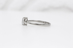 Bague de fiançailles solitaire en or 14 carats avec moissanite taille émeraude de luxe, bijoux fins minimalistes, vente en gros - Product Image 3