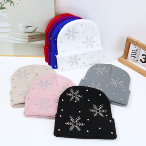 Gorro de Punto Acrílico Personalizado con Diseño de Copo de Nieve y Pedrería, Cálido para Invierno, Unisex, para Esquí y Viajes - Product Image 4