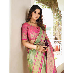 ผ้าส่าหรีปาโตลาทอแบบออร์แกนซ่าสีเขียวพิสตา ประดับด้วยด้ายซารี  เสื้อผ้าอินเดียและปากีสถาน - Product Image 5