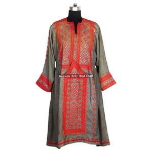 Vestido BDR020 Único de Seda Bordada al Estilo Afgano, Vestido Bohemio Único, Vestido Bohemio Banjara Balochi Hecho a Mano - Product Image 5
