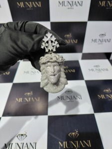 จี้พระเยซูทำมือ เงินแท้ 925 ประดับมอสซาไนต์ เครื่องประดับทางศาสนา - Product Image 1