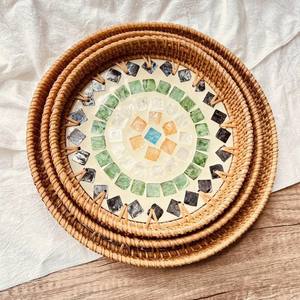 Bandeja Individual Multifuncional Ecológica con Incrustaciones de Concha de Capiz y Perla Madre, Tejida a Mano con Diseño de Flor Verde, 35cm X 35cm X 4cm - Product Image 6