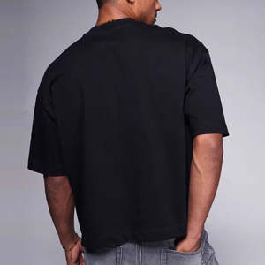 Camiseta de corte holgado y pesado, blanca lisa, con detalles negros, de punto, estilo boxy. - Product Image 6