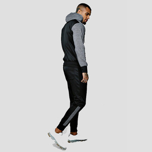 Conjunto Deportivo para Hombre con Capucha, Color Negro, Cierre Completo, Sudadera y Pantalones de Poliéster y Algodón, Corte Regular, para Otoño - Product Image 2
