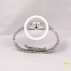 Reloj de Diamantes Moissanite de Oro Blanco Premium con Marcadores de Números Romanos Arcoíris y Diamantes Excepcionales - Product Image 5