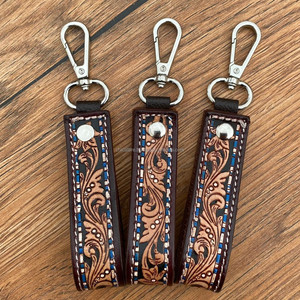 Porte-clés en cuir usiné sculpté à la main Porte-clés en cuir imprimé floral en relief Accessoires en cuir usiné Porte-clés mignons - Product Image 3