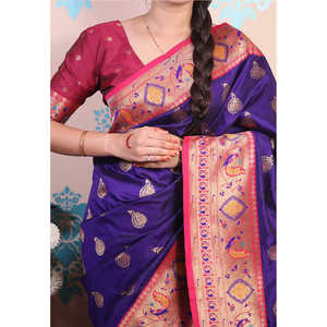 Sari en soie Paithani violet tissé Zari Elite Weaves, foulards et châles traditionnels - Product Image 1