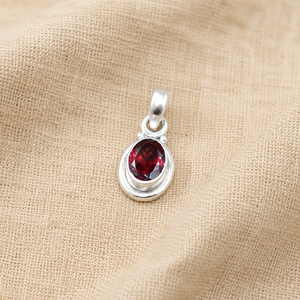 Pendentif Breloque Artisanal en Grenat Rouge Ovale Sertie de Pierres Précieuses, en Argent Sterling 925 Pur Plaqué Or Rose, Bijou Fin, Cadeau pour Elle - Product Image 5