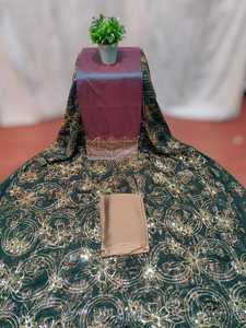 La tradición atemporal: lujoso dirac francesío con trabajo de cuentas de piedra y tela de gasa para ocasiones especiales. Vestido de tela. - Product Image 4