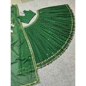 DESIGNER GEORGETTE SEQUENCE avec BRODERIE TRAVAIL LEHENGA CHOLI avec DUPATTA VERT - Product Image 3