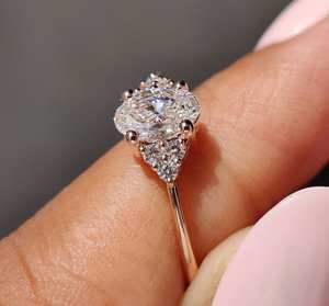 Anillo de Compromiso de Diamante Moissanite al por Mayor, 1 Quilate, Plata 925, Corte Ovalado, Sin Níquel, Sin Plomo, Anillo de Boda Clásico para Mujer - Product Image 4