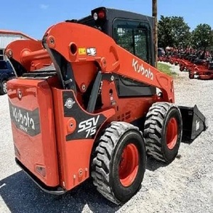 Cargadora compacta Kubota SSV75 premium con motor de 74.3 HP, brazo de elevación vertical y sistema hidráulico de alta capacidad - Product Image 3