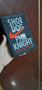 Shoe Dog by Phil Knight English Peperback <b>Book</b> Entrepreneurship & Business Leadership <b>Book</b> - Product Image 4