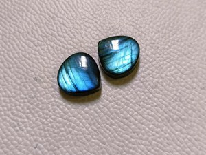 Paire de cabochons en labradorite bleue naturelle, forme cœur, pierres précieuses lâches, dos plat, taille calibrée, pour la fabrication de bijoux, anneaux et pendentifs - Product Image 2