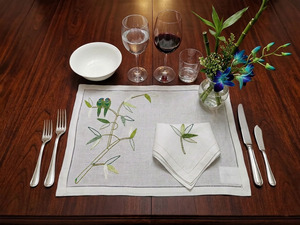 Custom Wholesale Luxury Handmade Embroidered Linen Parrots <b>Placemats</b> Napkins Sets Washable Reuse White Linen Hemstitch Weddings - Product Image 4