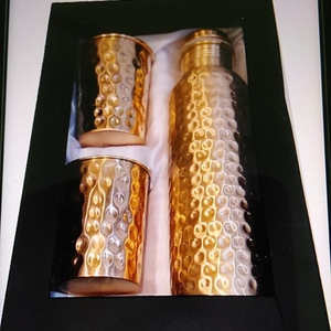 <b>Copper</b> Water <b>Bottle</b> Set With Two Cups Hammered Design Vacuum Insulated For Outdoor Use Hiking Hydration Modern Style - Product Image 3