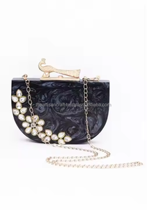 Sac à main de soirée de luxe personnalisé en résine, fait main, design traditionnel, pour femmes - Product Image 4