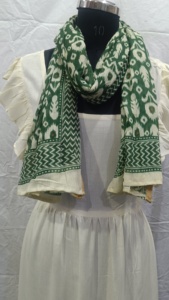 En gros, Paréo Sarong Écharpe en Coton Vert Foncé pour Femme, à Imprimé Tribal Crème Abstrait, Mode Bohème d'Été, Foulard de Cou - Product Image 4