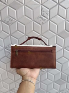 Cartera de mano de cuero de vaca de diseño único, color marrón, de piel con pelo, en oferta, regalo para mujer - Product Image 2