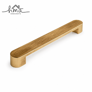 Poignée de meuble en laiton doré mat, forme de barre ondulée organique, moderne et minimaliste, pour tiroir, sculptée - Product Image 5