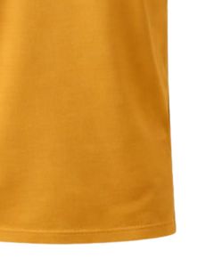 เสื้อโปโลผู้ชายสีเหลืองมัสตาร์ด ผ้าฝ้าย คอปกซิปครึ่งตัว ทรงเข้ารูป แขนสั้น สวมใส่สบายๆ ในฤดูร้อน ผู้ผลิต OEM จำหน่ายส่ง - Product Image 6
