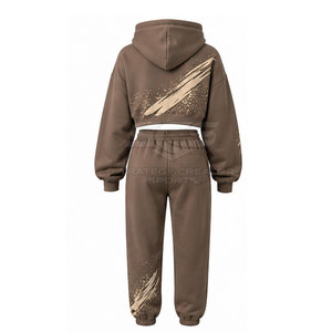 Ensemble de sweats à capuche courts pour femmes avec un design moderne en deux pièces, tissu doux et coupe confortable pour la mode quotidienne - Product Image 2