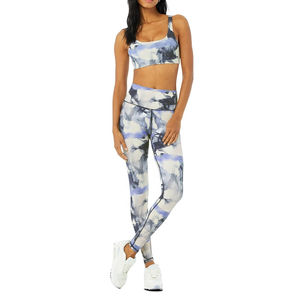 Pantalon de sport taille haute à compression avec poches intérieures, effet ventre plat, legging de yoga brillant pour femme - Product Image 1