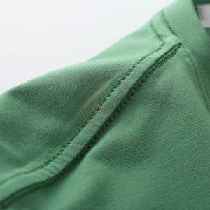 T-shirt décontracté simple pour homme, conçu avec un tissu léger pour un confort et une facilité quotidiens, 100 % coton - Product Image 6