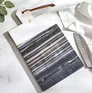 Planche à découper longue en marbre blanc naturel, artisanale, de haute qualité, en gros, avec poignée - Product Image 2