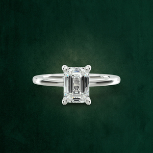 Bague en or massif 18 carats avec émeraude taille émeraude et sertissage canal - Prix usine OEM personnalisé B2B - Product Image 3